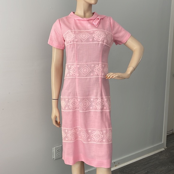 Vintage Pink Linen and Lace Carol Brent Dress - Picture 12 of 17